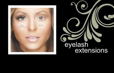 Επαγγελματική κάρτα μανικιούρ με σκούρο φόντο και κομψό σχέδιο, χώροι για όνομα και στοιχεία επικοινωνίας.