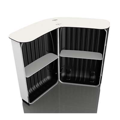 Γραφείο-βαλίτσα με ξύλινο καπάκι που διαθέτει μεγάλο αποθηκευτικό χώρο, ράφια και ρόδες για εύκολη μεταφορά και είναι πολύ ελαφρύ. Το γραφείο καλύπτεται με εκτύπωση διαστάσεων 101cm x 188cm. Οι διαστάσεις του είναι:Ανοιχτό  143cm x 60cm x 102cmΚλειστό  64cm x 40cm x 100cmΤο βάρος του είναι 22,5kg