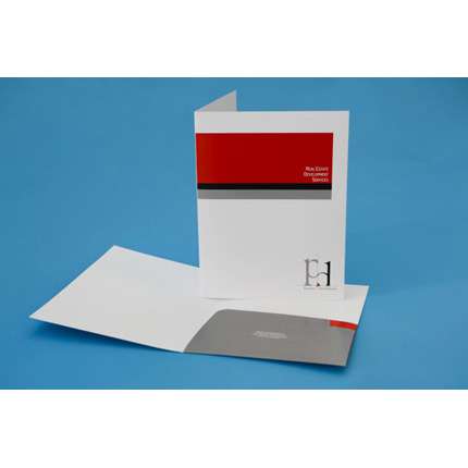 Folder εγγράφων Α4			Σχήμα κλειστό 22.5x32 εκ.		Σχήμα ανοικτό 45x32 εκ		Ψηφιακή εκτύπωση		Πίκμανση στο δίπλωμα		Κολλητή τσέπη εγγράφων		Θήκη για επαγγελματική κάρτα		Χαρτί 350γρ	Μπορούμε να τυπώσουμε από δική σας έτοιμη μακέτα ή να σχεδιάσουμε για εσάς το έντυπο που χρειάζεστε.Η εκτύπωση των εντύπων μπορεί να είναι είτε ψηφιακή είτε offset ανάλογα τα τεμάχια και τις απαιτήσεις της μακέτας.	Ζητήστε μας μια προσφορά για τα έντυπα σας, σήμερα.  