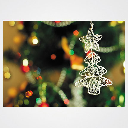 Χριστουγεννιάτικη κάρτα XMS-HOR-93962             Προτεινόμενες διαστάσεις: 17x12 και 14x10,5    Μονόφυλλη ή δίπτυχη    Πίκμανση στο δίπλωμα της δίπτυχης    Παράδοση με τους αντίστοιχους φακέλους    Χαρτί 350γρ    Εκτύπωση ευχής στο εσωτερικό της κάρτας    Δυνατότητα προσθήκης του λογοτύπου σας       Σας προσφέρπυμε την εκτύπωση ετικετών παραληπτών μαζί με τις κάρτες σας, καθιστώντας την κάρτα ιδανική για αποστολή ευχών σε πελάτες, συνεργάτες και φίλους, ενισχύοντας τις προσωπικές και επαγγελματικές σχέσεις.      Μη διστάσετε να μας ζητήσετε να σχεδιάσουμε μια χριστουγεννιάτικη κάρτα προσαρμοσμένη στις ανάγκες σας, με ειδικές εκτυπώσεις και τεχνικές.    Η εκτύπωση των καρτών μπορεί να είναι είτε ψηφιακή είτε offset ανάλογα τα τεμάχια και τις απαιτήσεις της μακέτας.      Ζητήστε μας μια προσφορά για τα έντυπα σας, σήμερα. 