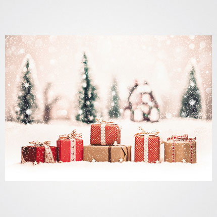 Χριστουγεννιάτικη κάρτα XMS-HOR-93964             Προτεινόμενες διαστάσεις: 17x12 και 14x10,5    Μονόφυλλη ή δίπτυχη    Πίκμανση στο δίπλωμα της δίπτυχης    Παράδοση με τους αντίστοιχους φακέλους    Χαρτί 350γρ    Εκτύπωση ευχής στο εσωτερικό της κάρτας    Δυνατότητα προσθήκης του λογοτύπου σας       Σας προσφέρπυμε την εκτύπωση ετικετών παραληπτών μαζί με τις κάρτες σας, καθιστώντας την κάρτα ιδανική για αποστολή ευχών σε πελάτες, συνεργάτες και φίλους, ενισχύοντας τις προσωπικές και επαγγελματικές σχέσεις.      Μη διστάσετε να μας ζητήσετε να σχεδιάσουμε μια χριστουγεννιάτικη κάρτα προσαρμοσμένη στις ανάγκες σας, με ειδικές εκτυπώσεις και τεχνικές.    Η εκτύπωση των καρτών μπορεί να είναι είτε ψηφιακή είτε offset ανάλογα τα τεμάχια και τις απαιτήσεις της μακέτας.      Ζητήστε μας μια προσφορά για τα έντυπα σας, σήμερα. 