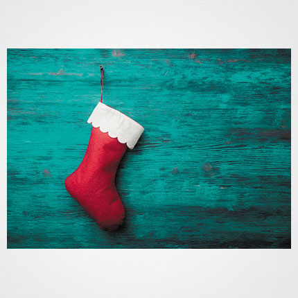 Χριστουγεννιάτικη κάρτα XMS-HOR-93965             Προτεινόμενες διαστάσεις: 17x12 και 14x10,5    Μονόφυλλη ή δίπτυχη    Πίκμανση στο δίπλωμα της δίπτυχης    Παράδοση με τους αντίστοιχους φακέλους    Χαρτί 350γρ    Εκτύπωση ευχής στο εσωτερικό της κάρτας    Δυνατότητα προσθήκης του λογοτύπου σας       Σας προσφέρπυμε την εκτύπωση ετικετών παραληπτών μαζί με τις κάρτες σας, καθιστώντας την κάρτα ιδανική για αποστολή ευχών σε πελάτες, συνεργάτες και φίλους, ενισχύοντας τις προσωπικές και επαγγελματικές σχέσεις.      Μη διστάσετε να μας ζητήσετε να σχεδιάσουμε μια χριστουγεννιάτικη κάρτα προσαρμοσμένη στις ανάγκες σας, με ειδικές εκτυπώσεις και τεχνικές.    Η εκτύπωση των καρτών μπορεί να είναι είτε ψηφιακή είτε offset ανάλογα τα τεμάχια και τις απαιτήσεις της μακέτας.      Ζητήστε μας μια προσφορά για τα έντυπα σας, σήμερα. 