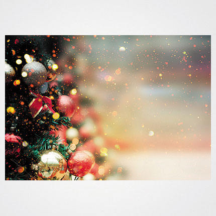 Χριστουγεννιάτικη κάρτα XMS-HOR-93979             Προτεινόμενες διαστάσεις: 17x12 και 14x10,5    Μονόφυλλη ή δίπτυχη    Πίκμανση στο δίπλωμα της δίπτυχης    Παράδοση με τους αντίστοιχους φακέλους    Χαρτί 350γρ    Εκτύπωση ευχής στο εσωτερικό της κάρτας    Δυνατότητα προσθήκης του λογοτύπου σας       Σας προσφέρπυμε την εκτύπωση ετικετών παραληπτών μαζί με τις κάρτες σας, καθιστώντας την κάρτα ιδανική για αποστολή ευχών σε πελάτες, συνεργάτες και φίλους, ενισχύοντας τις προσωπικές και επαγγελματικές σχέσεις.      Μη διστάσετε να μας ζητήσετε να σχεδιάσουμε μια χριστουγεννιάτικη κάρτα προσαρμοσμένη στις ανάγκες σας, με ειδικές εκτυπώσεις και τεχνικές.    Η εκτύπωση των καρτών μπορεί να είναι είτε ψηφιακή είτε offset ανάλογα τα τεμάχια και τις απαιτήσεις της μακέτας.      Ζητήστε μας μια προσφορά για τα έντυπα σας, σήμερα. 