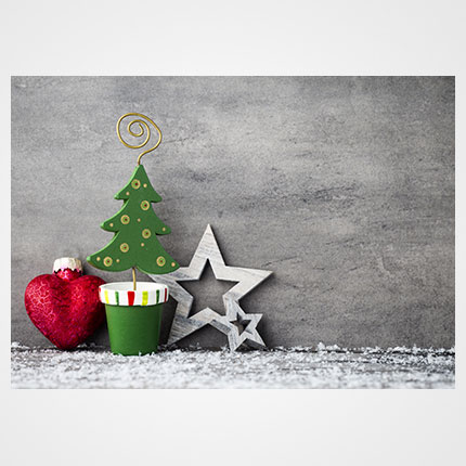 Χριστουγεννιάτικη κάρτα XMS-HOR-93982             Προτεινόμενες διαστάσεις: 17x12 και 14x10,5    Μονόφυλλη ή δίπτυχη    Πίκμανση στο δίπλωμα της δίπτυχης    Παράδοση με τους αντίστοιχους φακέλους    Χαρτί 350γρ    Εκτύπωση ευχής στο εσωτερικό της κάρτας    Δυνατότητα προσθήκης του λογοτύπου σας       Σας προσφέρπυμε την εκτύπωση ετικετών παραληπτών μαζί με τις κάρτες σας, καθιστώντας την κάρτα ιδανική για αποστολή ευχών σε πελάτες, συνεργάτες και φίλους, ενισχύοντας τις προσωπικές και επαγγελματικές σχέσεις.      Μη διστάσετε να μας ζητήσετε να σχεδιάσουμε μια χριστουγεννιάτικη κάρτα προσαρμοσμένη στις ανάγκες σας, με ειδικές εκτυπώσεις και τεχνικές.    Η εκτύπωση των καρτών μπορεί να είναι είτε ψηφιακή είτε offset ανάλογα τα τεμάχια και τις απαιτήσεις της μακέτας.      Ζητήστε μας μια προσφορά για τα έντυπα σας, σήμερα. 