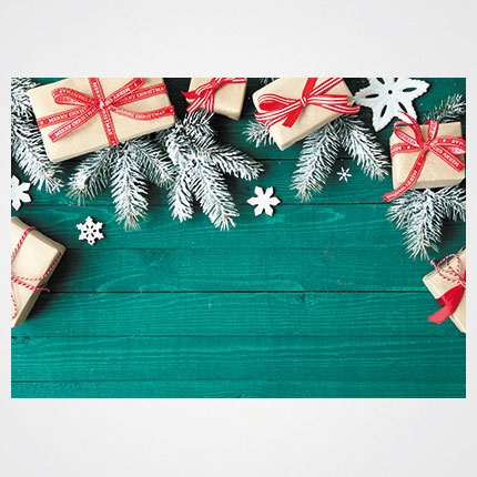 Χριστουγεννιάτικη κάρτα XMS-HOR-93986             Προτεινόμενες διαστάσεις: 17x12 και 14x10,5    Μονόφυλλη ή δίπτυχη    Πίκμανση στο δίπλωμα της δίπτυχης    Παράδοση με τους αντίστοιχους φακέλους    Χαρτί 350γρ    Εκτύπωση ευχής στο εσωτερικό της κάρτας    Δυνατότητα προσθήκης του λογοτύπου σας       Σας προσφέρπυμε την εκτύπωση ετικετών παραληπτών μαζί με τις κάρτες σας, καθιστώντας την κάρτα ιδανική για αποστολή ευχών σε πελάτες, συνεργάτες και φίλους, ενισχύοντας τις προσωπικές και επαγγελματικές σχέσεις.      Μη διστάσετε να μας ζητήσετε να σχεδιάσουμε μια χριστουγεννιάτικη κάρτα προσαρμοσμένη στις ανάγκες σας, με ειδικές εκτυπώσεις και τεχνικές.    Η εκτύπωση των καρτών μπορεί να είναι είτε ψηφιακή είτε offset ανάλογα τα τεμάχια και τις απαιτήσεις της μακέτας.      Ζητήστε μας μια προσφορά για τα έντυπα σας, σήμερα. 