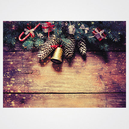 Χριστουγεννιάτικη κάρτα XMS-HOR-93992             Προτεινόμενες διαστάσεις: 17x12 και 14x10,5    Μονόφυλλη ή δίπτυχη    Πίκμανση στο δίπλωμα της δίπτυχης    Παράδοση με τους αντίστοιχους φακέλους    Χαρτί 350γρ    Εκτύπωση ευχής στο εσωτερικό της κάρτας    Δυνατότητα προσθήκης του λογοτύπου σας       Σας προσφέρπυμε την εκτύπωση ετικετών παραληπτών μαζί με τις κάρτες σας, καθιστώντας την κάρτα ιδανική για αποστολή ευχών σε πελάτες, συνεργάτες και φίλους, ενισχύοντας τις προσωπικές και επαγγελματικές σχέσεις.      Μη διστάσετε να μας ζητήσετε να σχεδιάσουμε μια χριστουγεννιάτικη κάρτα προσαρμοσμένη στις ανάγκες σας, με ειδικές εκτυπώσεις και τεχνικές.    Η εκτύπωση των καρτών μπορεί να είναι είτε ψηφιακή είτε offset ανάλογα τα τεμάχια και τις απαιτήσεις της μακέτας.      Ζητήστε μας μια προσφορά για τα έντυπα σας, σήμερα. 