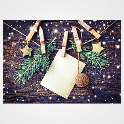 Χριστουγεννιάτικη κάρτα XMS-HOR-93998             Προτεινόμενες διαστάσεις: 17x12 και 14x10,5    Μονόφυλλη ή δίπτυχη    Πίκμανση στο δίπλωμα της δίπτυχης    Παράδοση με τους αντίστοιχους φακέλους    Χαρτί 350γρ    Εκτύπωση ευχής στο εσωτερικό της κάρτας    Δυνατότητα προσθήκης του λογοτύπου σας       Σας προσφέρπυμε την εκτύπωση ετικετών παραληπτών μαζί με τις κάρτες σας, καθιστώντας την κάρτα ιδανική για αποστολή ευχών σε πελάτες, συνεργάτες και φίλους, ενισχύοντας τις προσωπικές και επαγγελματικές σχέσεις.      Μη διστάσετε να μας ζητήσετε να σχεδιάσουμε μια χριστουγεννιάτικη κάρτα προσαρμοσμένη στις ανάγκες σας, με ειδικές εκτυπώσεις και τεχνικές.    Η εκτύπωση των καρτών μπορεί να είναι είτε ψηφιακή είτε offset ανάλογα τα τεμάχια και τις απαιτήσεις της μακέτας.      Ζητήστε μας μια προσφορά για τα έντυπα σας, σήμερα. 