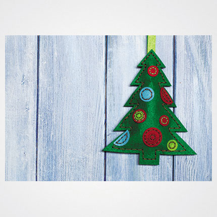 Χριστουγεννιάτικη κάρτα XMS-HOR-93999             Προτεινόμενες διαστάσεις: 17x12 και 14x10,5    Μονόφυλλη ή δίπτυχη    Πίκμανση στο δίπλωμα της δίπτυχης    Παράδοση με τους αντίστοιχους φακέλους    Χαρτί 350γρ    Εκτύπωση ευχής στο εσωτερικό της κάρτας    Δυνατότητα προσθήκης του λογοτύπου σας       Σας προσφέρπυμε την εκτύπωση ετικετών παραληπτών μαζί με τις κάρτες σας, καθιστώντας την κάρτα ιδανική για αποστολή ευχών σε πελάτες, συνεργάτες και φίλους, ενισχύοντας τις προσωπικές και επαγγελματικές σχέσεις.      Μη διστάσετε να μας ζητήσετε να σχεδιάσουμε μια χριστουγεννιάτικη κάρτα προσαρμοσμένη στις ανάγκες σας, με ειδικές εκτυπώσεις και τεχνικές.    Η εκτύπωση των καρτών μπορεί να είναι είτε ψηφιακή είτε offset ανάλογα τα τεμάχια και τις απαιτήσεις της μακέτας.      Ζητήστε μας μια προσφορά για τα έντυπα σας, σήμερα. 