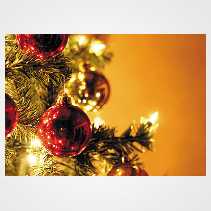 Χριστουγεννιάτικη κάρτα XMS-HOR-94048             Προτεινόμενες διαστάσεις: 17x12 και 14x10,5    Μονόφυλλη ή δίπτυχη    Πίκμανση στο δίπλωμα της δίπτυχης    Παράδοση με τους αντίστοιχους φακέλους    Χαρτί 350γρ    Εκτύπωση ευχής στο εσωτερικό της κάρτας    Δυνατότητα προσθήκης του λογοτύπου σας       Σας προσφέρπυμε την εκτύπωση ετικετών παραληπτών μαζί με τις κάρτες σας, καθιστώντας την κάρτα ιδανική για αποστολή ευχών σε πελάτες, συνεργάτες και φίλους, ενισχύοντας τις προσωπικές και επαγγελματικές σχέσεις.      Μη διστάσετε να μας ζητήσετε να σχεδιάσουμε μια χριστουγεννιάτικη κάρτα προσαρμοσμένη στις ανάγκες σας, με ειδικές εκτυπώσεις και τεχνικές.    Η εκτύπωση των καρτών μπορεί να είναι είτε ψηφιακή είτε offset ανάλογα τα τεμάχια και τις απαιτήσεις της μακέτας.      Ζητήστε μας μια προσφορά για τα έντυπα σας, σήμερα. 