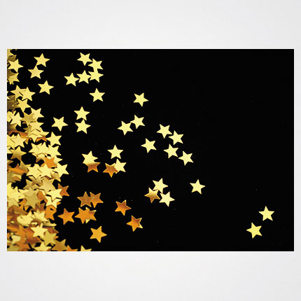 Χριστουγεννιάτικη κάρτα XMS-HOR-94073             Προτεινόμενες διαστάσεις: 17x12 και 14x10,5    Μονόφυλλη ή δίπτυχη    Πίκμανση στο δίπλωμα της δίπτυχης    Παράδοση με τους αντίστοιχους φακέλους    Χαρτί 350γρ    Εκτύπωση ευχής στο εσωτερικό της κάρτας    Δυνατότητα προσθήκης του λογοτύπου σας       Σας προσφέρπυμε την εκτύπωση ετικετών παραληπτών μαζί με τις κάρτες σας, καθιστώντας την κάρτα ιδανική για αποστολή ευχών σε πελάτες, συνεργάτες και φίλους, ενισχύοντας τις προσωπικές και επαγγελματικές σχέσεις.      Μη διστάσετε να μας ζητήσετε να σχεδιάσουμε μια χριστουγεννιάτικη κάρτα προσαρμοσμένη στις ανάγκες σας, με ειδικές εκτυπώσεις και τεχνικές.    Η εκτύπωση των καρτών μπορεί να είναι είτε ψηφιακή είτε offset ανάλογα τα τεμάχια και τις απαιτήσεις της μακέτας.      Ζητήστε μας μια προσφορά για τα έντυπα σας, σήμερα. 