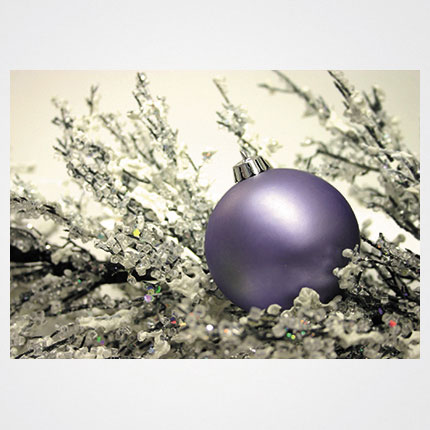 Χριστουγεννιάτικη κάρτα XMS-HOR-94081             Προτεινόμενες διαστάσεις: 17x12 και 14x10,5    Μονόφυλλη ή δίπτυχη    Πίκμανση στο δίπλωμα της δίπτυχης    Παράδοση με τους αντίστοιχους φακέλους    Χαρτί 350γρ    Εκτύπωση ευχής στο εσωτερικό της κάρτας    Δυνατότητα προσθήκης του λογοτύπου σας       Σας προσφέρπυμε την εκτύπωση ετικετών παραληπτών μαζί με τις κάρτες σας, καθιστώντας την κάρτα ιδανική για αποστολή ευχών σε πελάτες, συνεργάτες και φίλους, ενισχύοντας τις προσωπικές και επαγγελματικές σχέσεις.      Μη διστάσετε να μας ζητήσετε να σχεδιάσουμε μια χριστουγεννιάτικη κάρτα προσαρμοσμένη στις ανάγκες σας, με ειδικές εκτυπώσεις και τεχνικές.    Η εκτύπωση των καρτών μπορεί να είναι είτε ψηφιακή είτε offset ανάλογα τα τεμάχια και τις απαιτήσεις της μακέτας.      Ζητήστε μας μια προσφορά για τα έντυπα σας, σήμερα. 