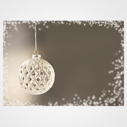 Χριστουγεννιάτικη κάρτα XMS-HOR-94103             Προτεινόμενες διαστάσεις: 17x12 και 14x10,5    Μονόφυλλη ή δίπτυχη    Πίκμανση στο δίπλωμα της δίπτυχης    Παράδοση με τους αντίστοιχους φακέλους    Χαρτί 350γρ    Εκτύπωση ευχής στο εσωτερικό της κάρτας    Δυνατότητα προσθήκης του λογοτύπου σας       Σας προσφέρπυμε την εκτύπωση ετικετών παραληπτών μαζί με τις κάρτες σας, καθιστώντας την κάρτα ιδανική για αποστολή ευχών σε πελάτες, συνεργάτες και φίλους, ενισχύοντας τις προσωπικές και επαγγελματικές σχέσεις.      Μη διστάσετε να μας ζητήσετε να σχεδιάσουμε μια χριστουγεννιάτικη κάρτα προσαρμοσμένη στις ανάγκες σας, με ειδικές εκτυπώσεις και τεχνικές.    Η εκτύπωση των καρτών μπορεί να είναι είτε ψηφιακή είτε offset ανάλογα τα τεμάχια και τις απαιτήσεις της μακέτας.      Ζητήστε μας μια προσφορά για τα έντυπα σας, σήμερα. 