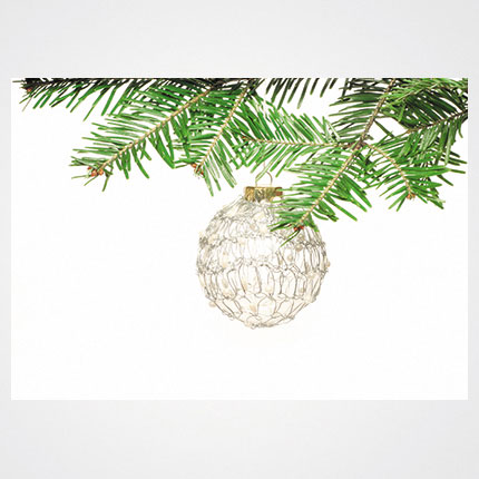 Χριστουγεννιάτικη κάρτα XMS-HOR-94130             Προτεινόμενες διαστάσεις: 17x12 και 14x10,5    Μονόφυλλη ή δίπτυχη    Πίκμανση στο δίπλωμα της δίπτυχης    Παράδοση με τους αντίστοιχους φακέλους    Χαρτί 350γρ    Εκτύπωση ευχής στο εσωτερικό της κάρτας    Δυνατότητα προσθήκης του λογοτύπου σας       Σας προσφέρπυμε την εκτύπωση ετικετών παραληπτών μαζί με τις κάρτες σας, καθιστώντας την κάρτα ιδανική για αποστολή ευχών σε πελάτες, συνεργάτες και φίλους, ενισχύοντας τις προσωπικές και επαγγελματικές σχέσεις.      Μη διστάσετε να μας ζητήσετε να σχεδιάσουμε μια χριστουγεννιάτικη κάρτα προσαρμοσμένη στις ανάγκες σας, με ειδικές εκτυπώσεις και τεχνικές.    Η εκτύπωση των καρτών μπορεί να είναι είτε ψηφιακή είτε offset ανάλογα τα τεμάχια και τις απαιτήσεις της μακέτας.      Ζητήστε μας μια προσφορά για τα έντυπα σας, σήμερα. 