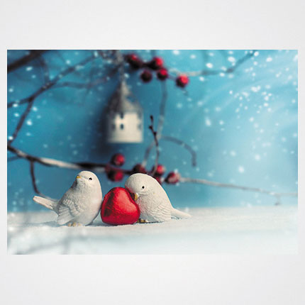 Χριστουγεννιάτικη κάρτα XMS-HOR-94153             Προτεινόμενες διαστάσεις: 17x12 και 14x10,5    Μονόφυλλη ή δίπτυχη    Πίκμανση στο δίπλωμα της δίπτυχης    Παράδοση με τους αντίστοιχους φακέλους    Χαρτί 350γρ    Εκτύπωση ευχής στο εσωτερικό της κάρτας    Δυνατότητα προσθήκης του λογοτύπου σας       Σας προσφέρπυμε την εκτύπωση ετικετών παραληπτών μαζί με τις κάρτες σας, καθιστώντας την κάρτα ιδανική για αποστολή ευχών σε πελάτες, συνεργάτες και φίλους, ενισχύοντας τις προσωπικές και επαγγελματικές σχέσεις.      Μη διστάσετε να μας ζητήσετε να σχεδιάσουμε μια χριστουγεννιάτικη κάρτα προσαρμοσμένη στις ανάγκες σας, με ειδικές εκτυπώσεις και τεχνικές.    Η εκτύπωση των καρτών μπορεί να είναι είτε ψηφιακή είτε offset ανάλογα τα τεμάχια και τις απαιτήσεις της μακέτας.      Ζητήστε μας μια προσφορά για τα έντυπα σας, σήμερα. 