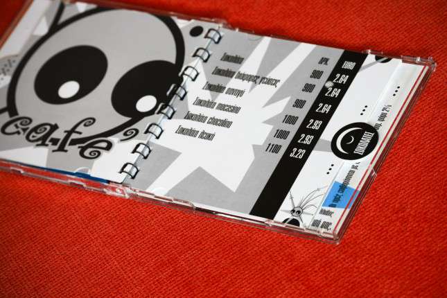 Κατάλογος cafe με εκλεπτυσμένη σχεδίαση και ζωντανά χρώματα, προσαρμοσμένος για εστιατόρια, ιδανικός για παρουσίαση μενού.