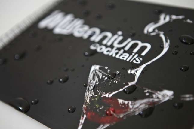 Κατάλογος café με ζωντανά χρώματα και αρμονικά γραφικά, ιδανικός για παρουσίαση μενού, εκτυπώσεις υψηλής ποιότητας.