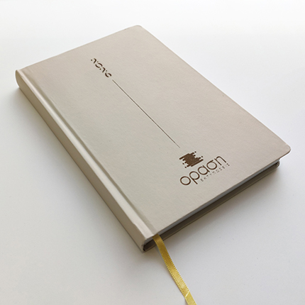 Ημερολόγιο Ατζέντα All Times 320 με χάραξη Laser															Σχήμα 14x21 εκ.										Μπεζ										Hμιεύκαμπτη βιβλιοδεσία										Κλασσική ματ δερματίνη										Στρογγυλές γωνίες					Στο εξώφυλλο του ημερολογίου μπορεί να χαραχτεί το λογότυπο σας.Η χάραξη γίνεται με χρήση laser που αποδίδει όσο το δυνατό καλύτερα τα λογότυπα.					Τα ημερολόγια που παρουσιάζουμε είναι ενδεικτικά και προσφέρονται ανάλογα τη διαθεσιμότητα. Το τελικό αποτέλεσμα ενδέχεται να διαφέρει ανά περίπτωσηΕπικοινωνήστε μαζί μας για να βρούμε μαζί το ημερολόγιο που θέλετε.     