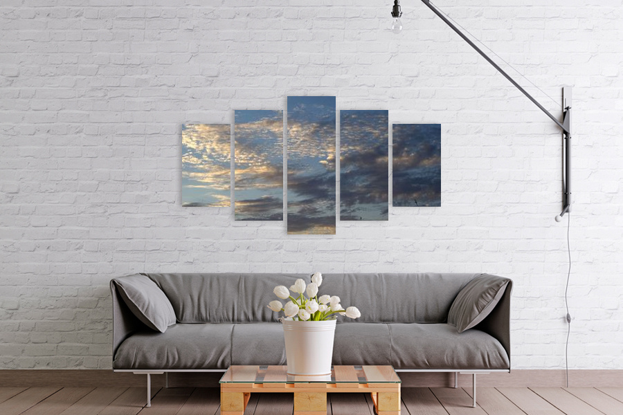 Πίνακας σε καμβά του τοπίου με σύννεφα, ρεαλιστικό στυλ, ιδανικός για μοντέρνο χώρο.