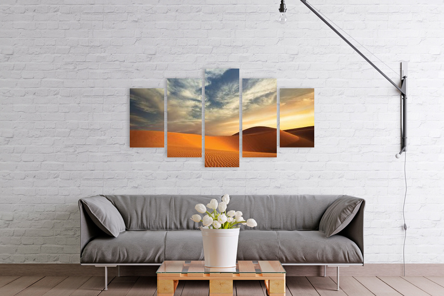 Πίνακας σε καμβά για χώρο που μπορεί να προορίζεται ως σαλόνι, με τοπίο ερήμου σε ρεαλιστικό στυλ, μοντέρνα διακόσμηση.