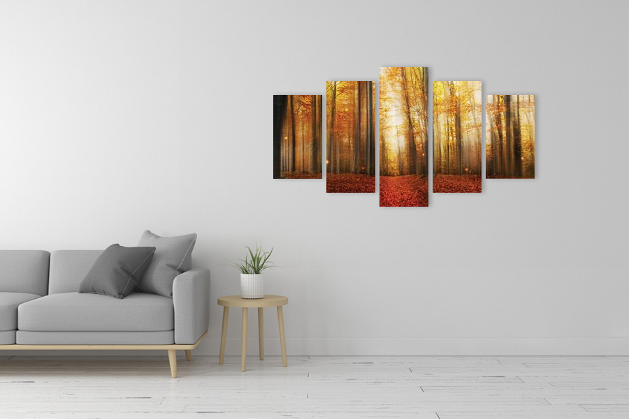 Πίνακας σε καμβά για χώρο που μπορεί να προορίζεται για σαλόνι, με τοπίο δάσους, σε ρεαλιστικό και μοντέρνο στυλ διακόσμησης.