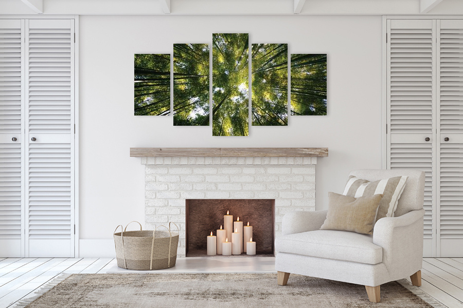 Πίνακας σε καμβά για χώρο που μπορεί να προορίζεται ως καθιστικό, με θέμα δάσος, σε ρεαλιστικό στυλ και μοντέρνα διακόσμηση.