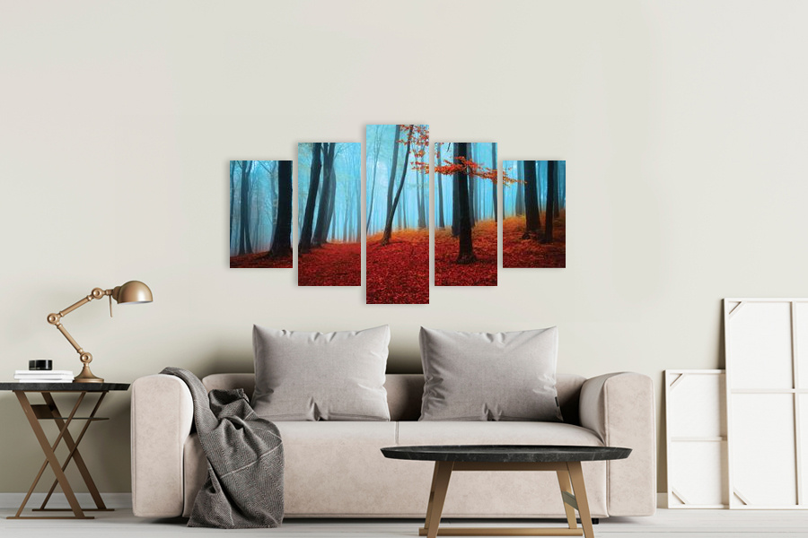 Πίνακας σε καμβά για χώρο που μπορεί να προορίζεται ως σαλόνι, με τοπίο δάσους, σε ρεαλιστικό στυλ και μοντέρνα διακόσμηση.