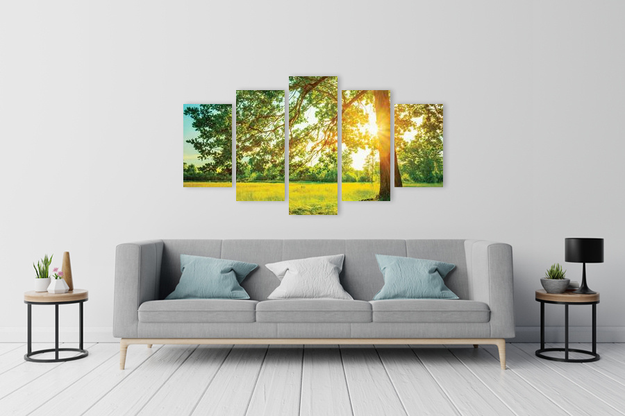 Πίνακας σε καμβά για χώρο που μπορεί να προορίζεται για καθιστικό με τοπίο δάσους, αφηρημένο στυλ και μοντέρνα διακόσμηση.