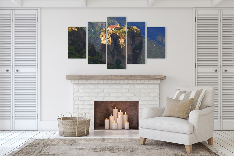 Πίνακας σε καμβά για χώρο που μπορεί να προορίζεται για σαλόνι, τοπίο στην Ελλάδα με ρεαλιστικό στυλ και μοντέρνα διακόσμηση.