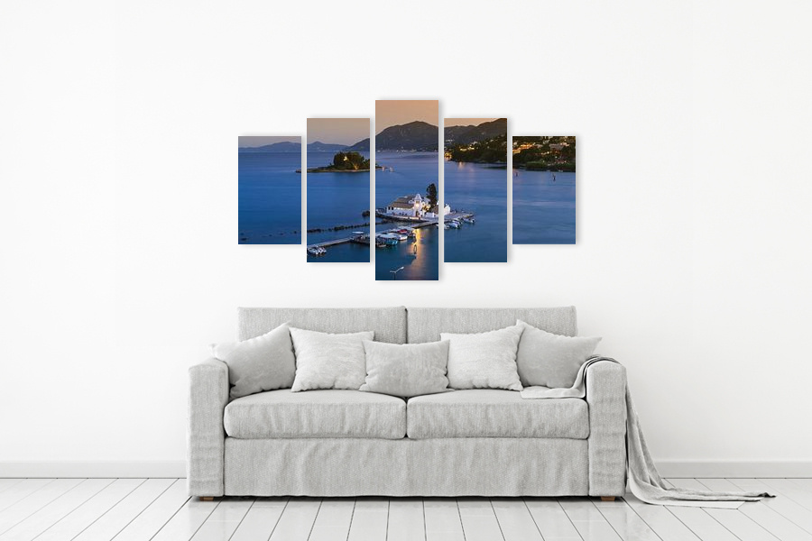 Πίνακας σε καμβά για χώρο που μπορεί να προορίζεται για σαλόνι, με τοπίο του καλλιτέχνη, αφηρημένο, σε μοντέρνο στυλ διακόσμησης.