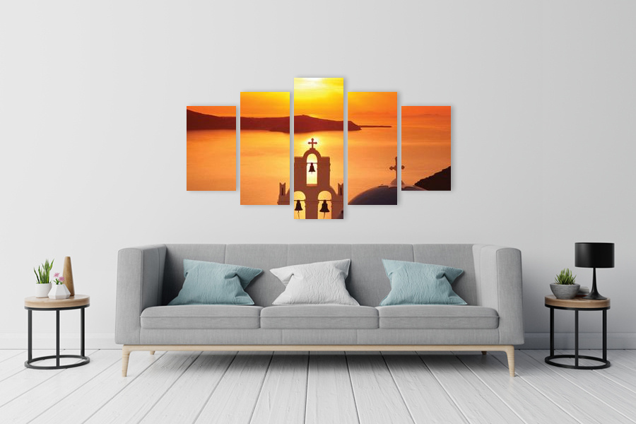 Πίνακας σε καμβά για χώρο που μπορεί να προορίζεται για καθιστικό, με τοπίο της Ελλάδας,  στο ρεαλιστικό και μοντέρνο στυλ διακόσμησης.