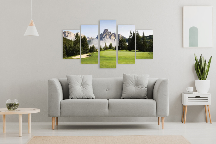 Πίνακας σε καμβά για χώρο που μπορεί να προορίζεται για σαλόνι, με τοπίο βουνών, αφηρημένο στυλ και μοντέρνα διακόσμηση.