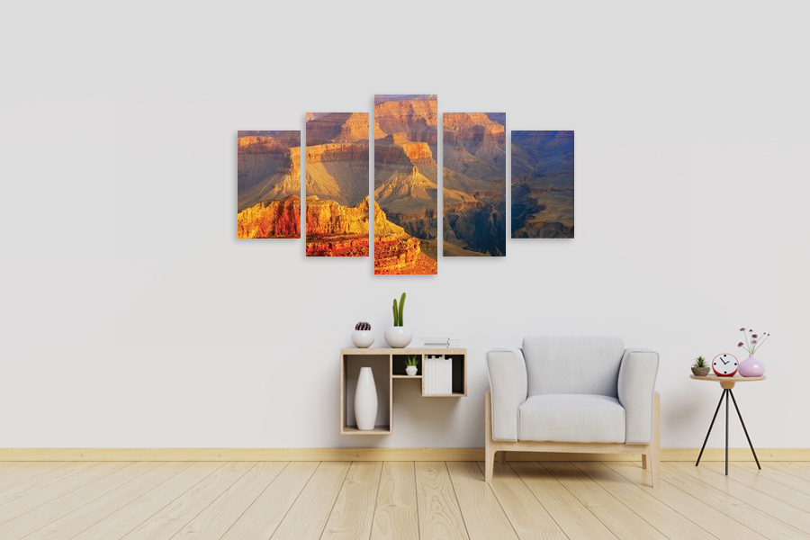 Πίνακας σε καμβά για χώρο που μπορεί να προορίζεται για σαλόνι, με τοπίο βουνών σε ρεαλιστικό στυλ, μοντέρνα διακόσμηση.