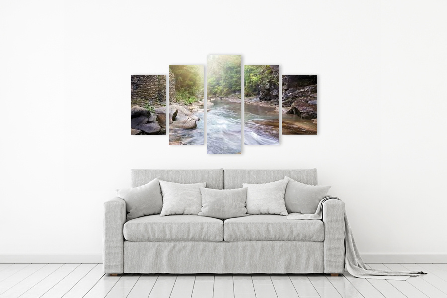 Πίνακας σε καμβά τοπίου, με εικόνα ποταμού σε φυσικό σκηνικό, μοντέρνο στυλ διακόσμησης.