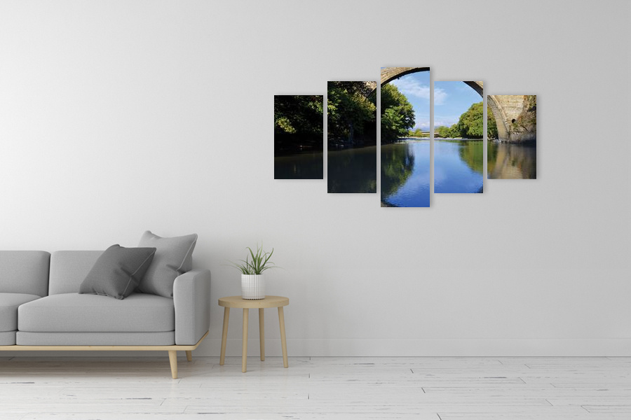 Πίνακας σε καμβά για χώρο που μπορεί να προορίζεται σε καθιστικό, με θέμα τοπίο, αφηρημένο στυλ και μοντέρνα διακόσμηση.