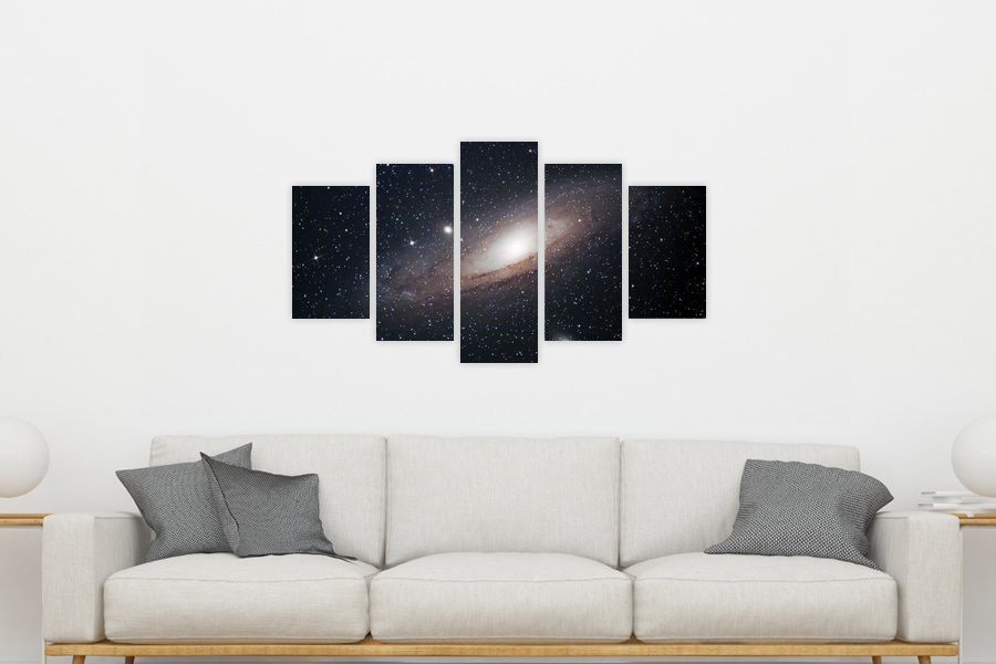 Πίνακας σε καμβά για χώρο που μπορεί να προορίζεται σε διάστημα, με αφηρημένο στυλ και μοντέρνα διακόσμηση.