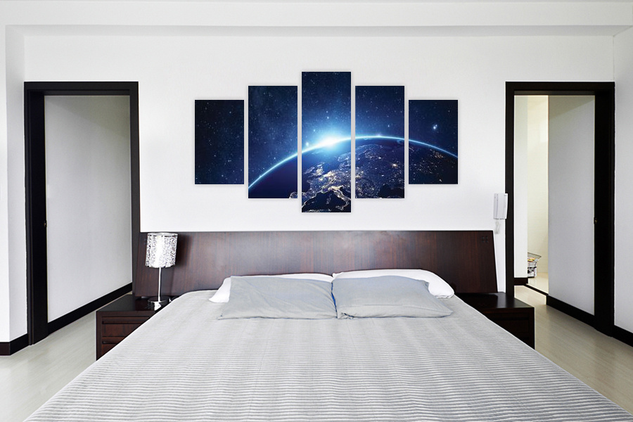 Πίνακας σε καμβά για χώρο που μπορεί να προορίζεται για διακόσμηση, με θέμα το διάστημα, αφηρημένο στυλ, μοντέρνα διακόσμηση.
