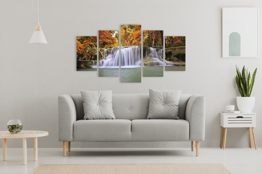 Πίνακας σε καμβά για ξενοδοχείο, Τοπίο με καταρράκτες, αφηρημένο στυλ, με φυσική και μοντέρνα διακόσμηση.