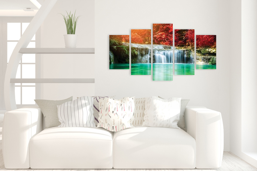 Πίνακας σε καμβά για χώρο που μπορεί να προορίζεται για σαλόνι, με τοπίο καταρρακτών, σε ρεαλιστικό και μοντέρνο στυλ.