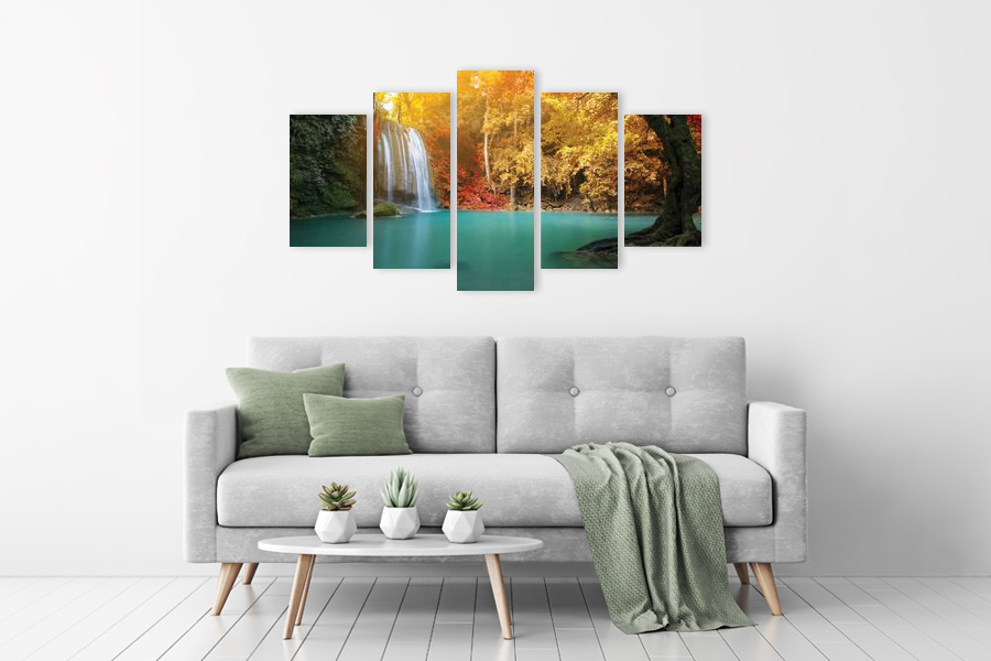 Πίνακας σε καμβά για το χώρο που μπορεί να προορίζεται, με τοπίο καταρράκτη, σε ρεαλιστικό στυλ και μοντέρνα διακόσμηση.