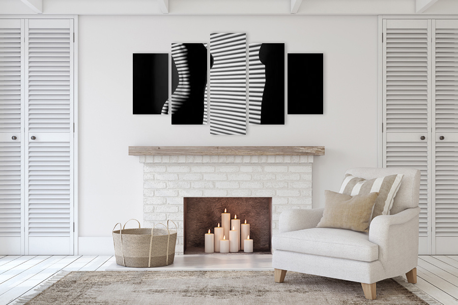 Πίνακας σε καμβά για χώρο που μπορεί να προορίζεται για υπνοδωμάτιο, με αισθησιακή εικόνα, ρεαλιστικό στυλ και μοντέρνα διακόσμηση.