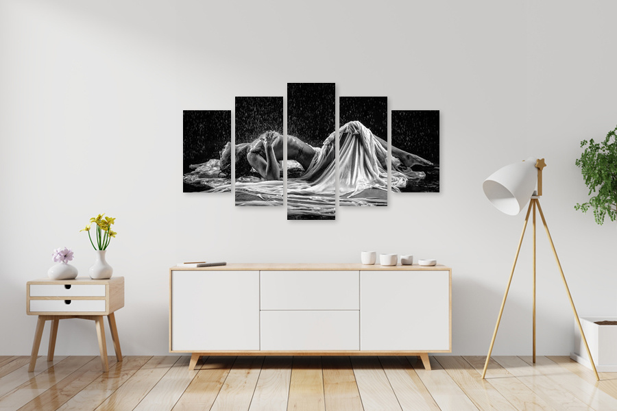 Πίνακας σε καμβά για χώρο που μπορεί να προορίζεται για κρεβατοκάμαρα, με αισθησιακή εικόνα, σε αφηρημένο και μοντέρνο στυλ.