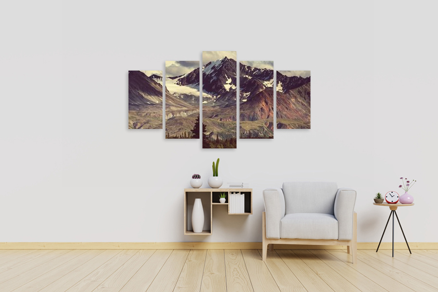 Πίνακας σε καμβά για χώρο που μπορεί να προορίζεται για σαλόνι, με τοπίο και φυσικές σκηνές, σε ρεαλιστικό και μοντέρνο στυλ διακόσμησης.