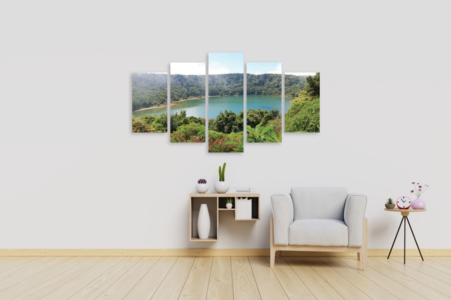 Πίνακας σε καμβά για χώρο που μπορεί να προορίζεται ως σαλόνι, με τοπίο φύσης, σε αφηρημένο και μοντέρνο στυλ διακόσμησης.