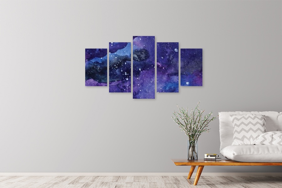 Πίνακας σε καμβά, αφηρημένο έργο σε μοντέρνο χώρο, με έντονες χρωματικές αντιθέσεις.