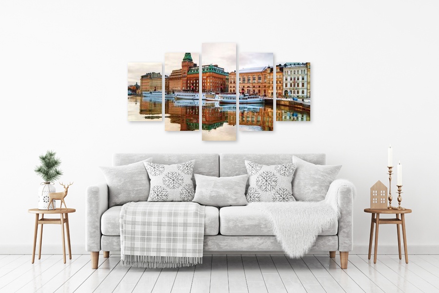 Πίνακας σε καμβά για χώρο που μπορεί να προορίζεται για σαλόνι, με τοπίο φύσης, σε ρεαλιστικό και μοντέρνο στυλ.