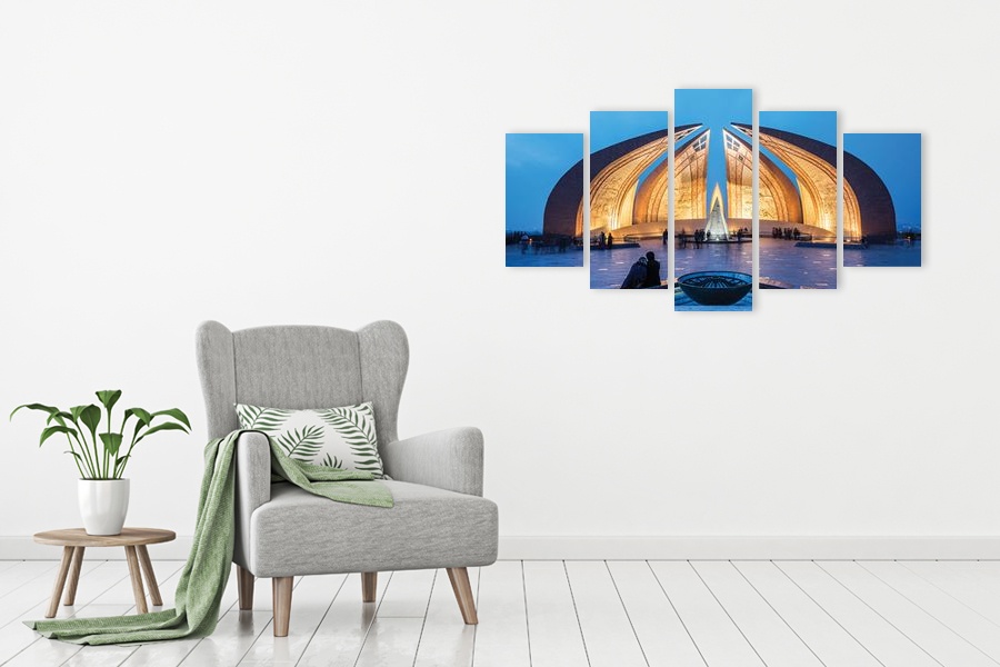 Πίνακας σε καμβά για χώρο που μπορεί να προορίζεται για σαλόνι, με τοπίο φύσης, αφηρημένο στυλ και minimal διακόσμηση.