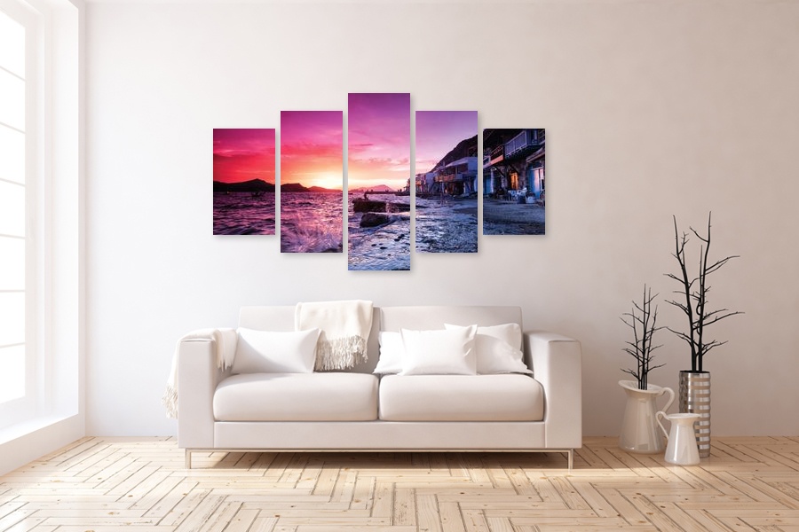 Πίνακας σε καμβά για έναν χώρο που μπορεί να προορίζεται για σαλόνι, με τοπίο φύσης, αφηρημένο στυλ και μοντέρνα διακόσμηση.