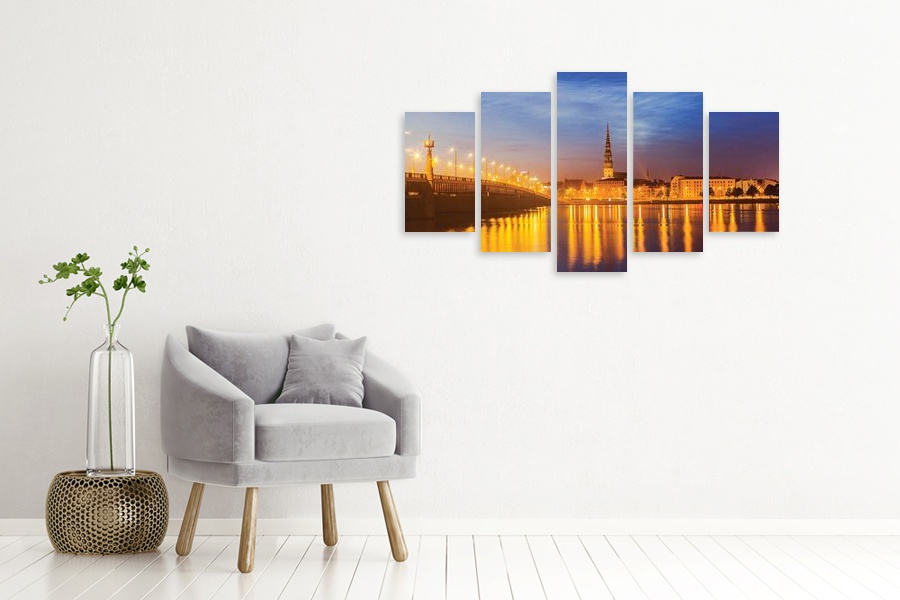 Πίνακας σε καμβά για χώρο που μπορεί να προορίζεται για διακόσμηση, με αφηρημένο τοπίο και μοντέρνο στυλ.