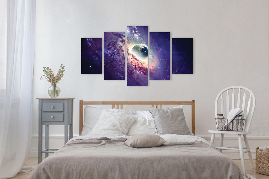 Πίνακας σε καμβά για χώρο που μπορεί να προορίζεται για ιδιωτικό γραφείο, με θέμα το διάστημα, σε αφηρημένο στυλ, μοντέρνα διακόσμηση.