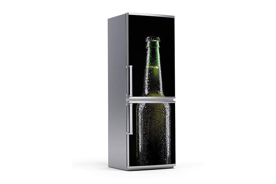 Υφασμάτινο αυτοκόλλητο ψυγείου που απεικονίζει ένα πράσινο μπουκάλι μπύρα σε μαύρο φόντο.Είναι ανθεκτικό και κολλάει και ξεκολλάει εύκολα.Μπορείτε να μας ζητήσετε να εκτυπωθεί σε ότι διάσταση θέλετε. Το θέμα προσαρμοζεται ανάλογα στη διάσταση που θέλετε.Το παράδειγμα που παρουσιάζουμε στην απομονομένη εικόνα του θέματος αφορά ψυγείο με διάσταση 75cm πλάτος x 200cm ύψος.